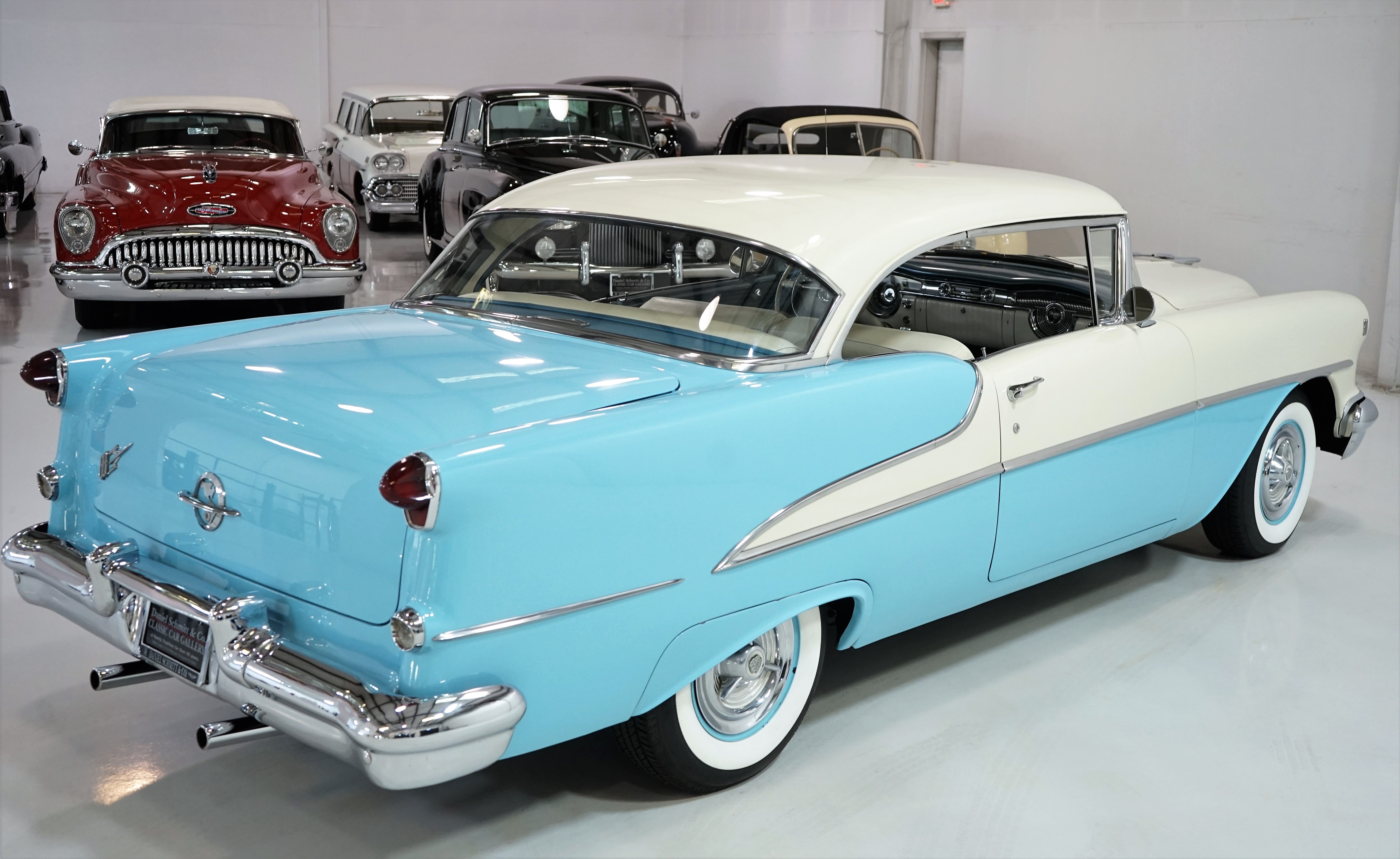 1955 OLDSMOBILE 88 HOLIDAY COUPE – Daniel Schmitt & Co. Classic Car Gallery