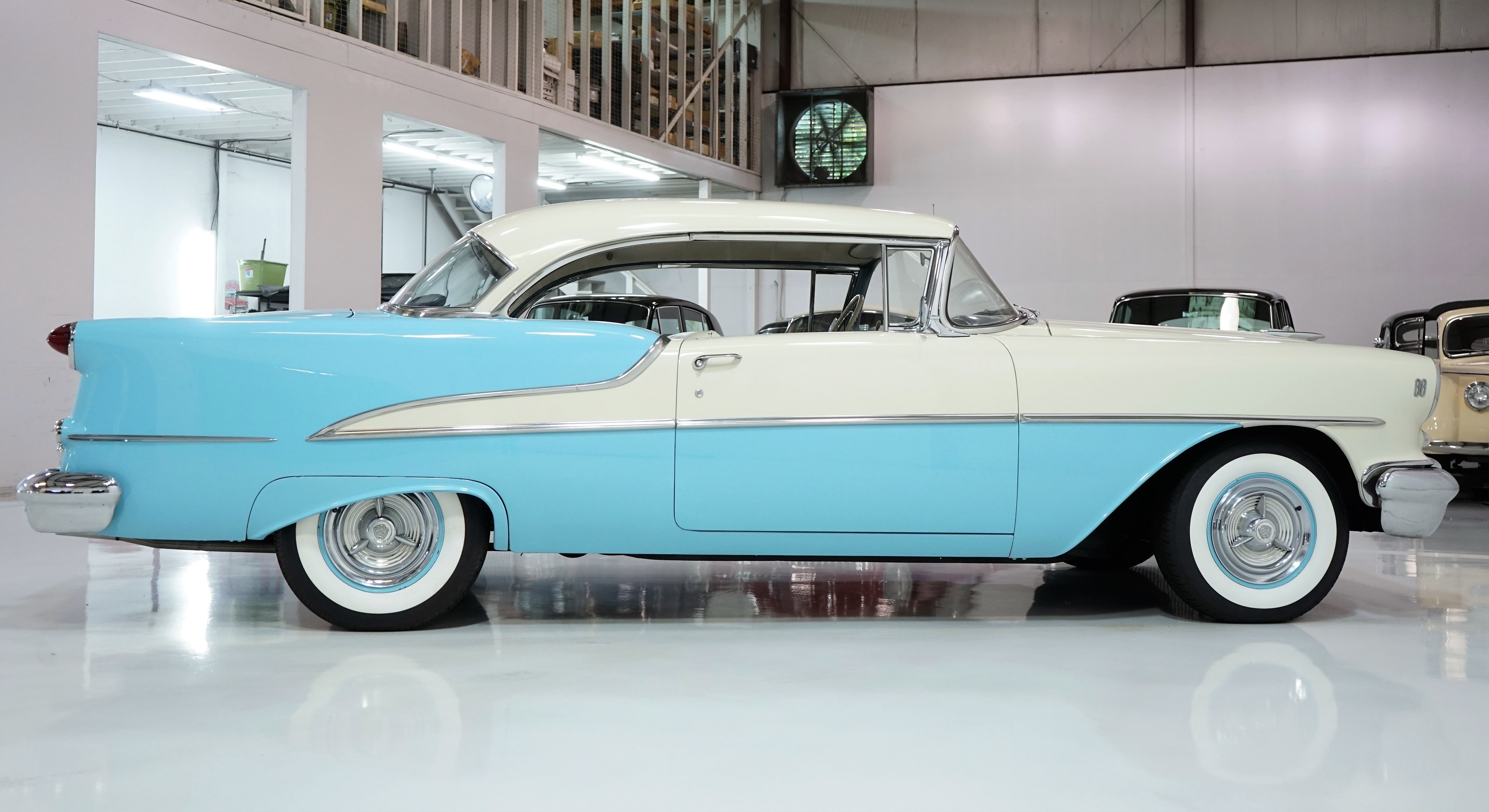 1955 OLDSMOBILE 88 HOLIDAY COUPE – Daniel Schmitt & Co. Classic Car Gallery