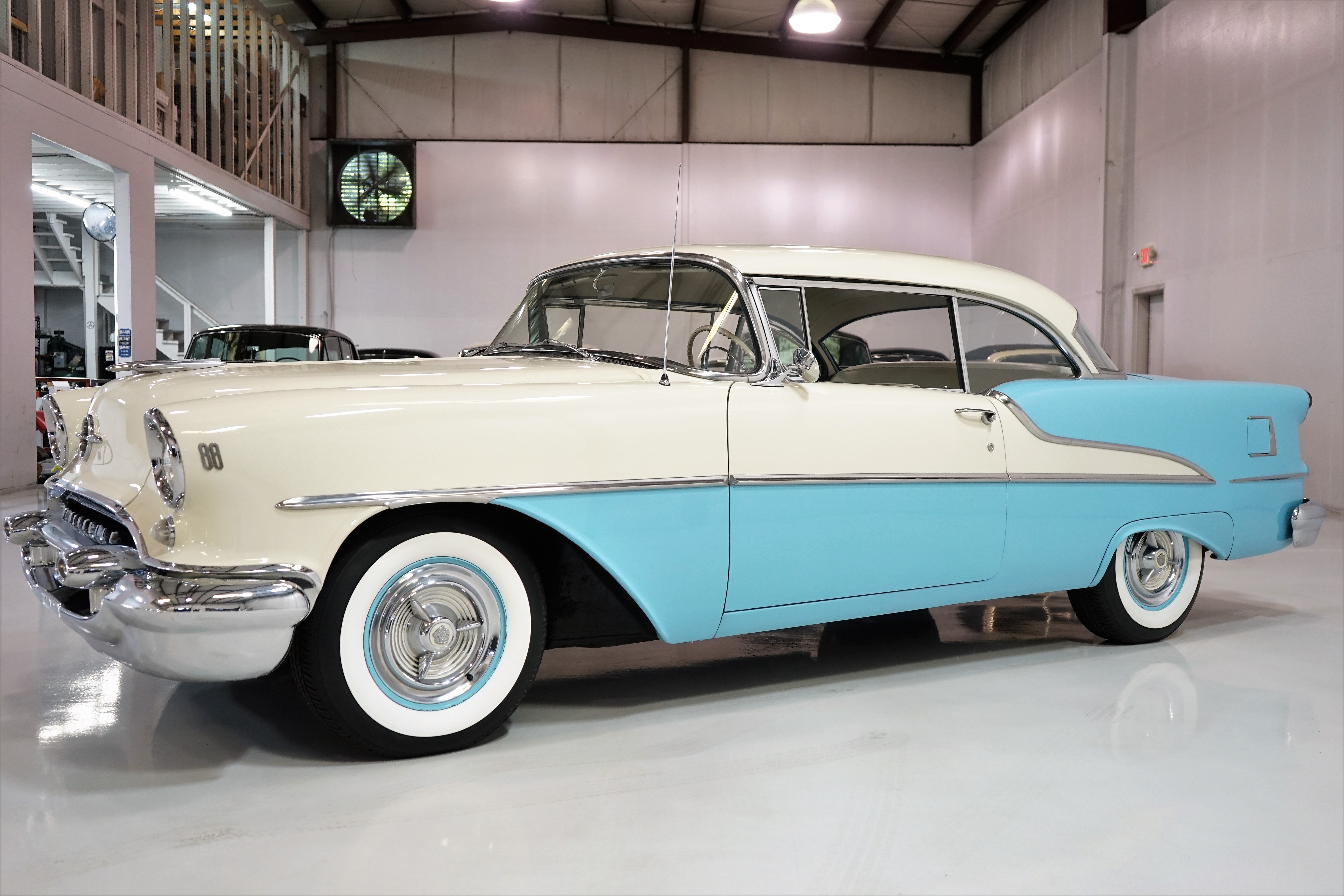 1955 OLDSMOBILE 88 HOLIDAY COUPE – Daniel Schmitt & Co. Classic Car Gallery