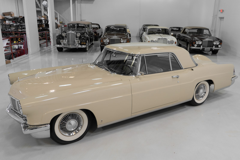 Custom 1956 Lincoln Continental With Over 850 HP Is One Classy Act