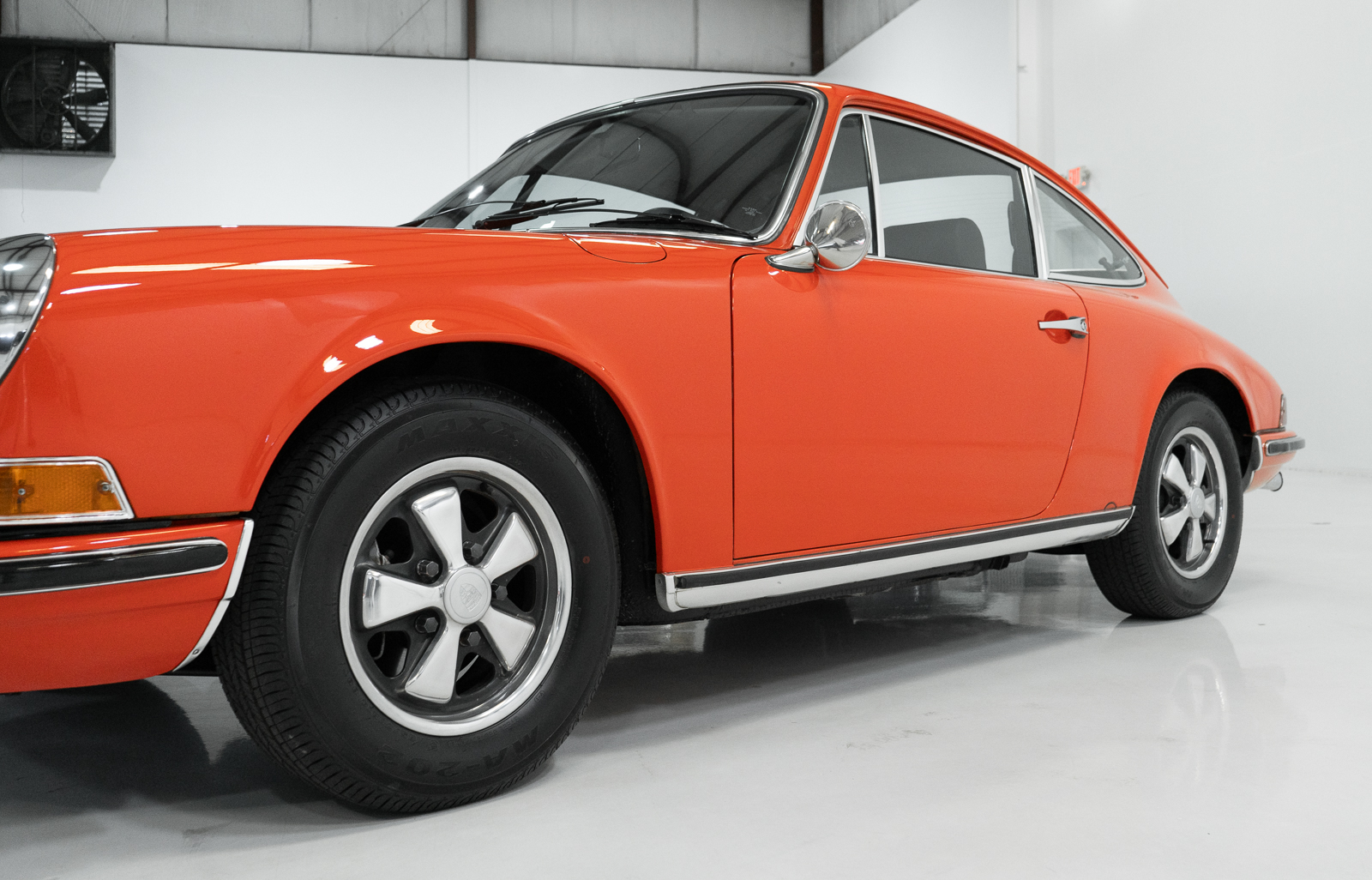 1969 PORSCHE 911 T 2.0 COUPE (ONE OWNER FROM NEW) – Daniel Schmitt & Co ...